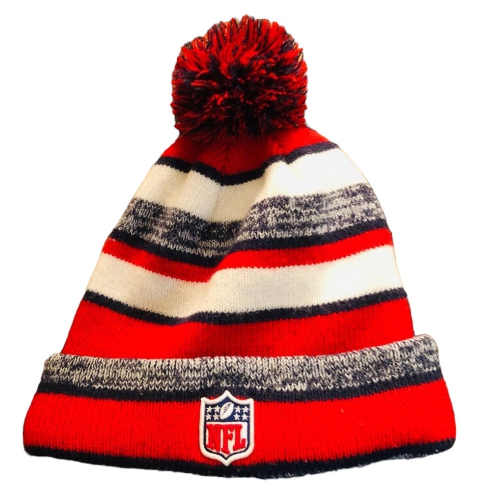 NFL NEW ENGLAND PATRIOT’S fleece lined knit hat w/ Pom Pom